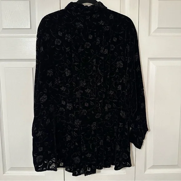 Marla Duran Shirt Womens XL Black Velvet Burnout Floral Button Front Whimsigoth - Picture 2 of 9